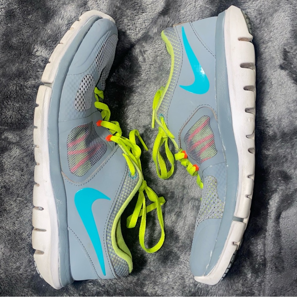 Nike Flex Run Shoes size 7.5